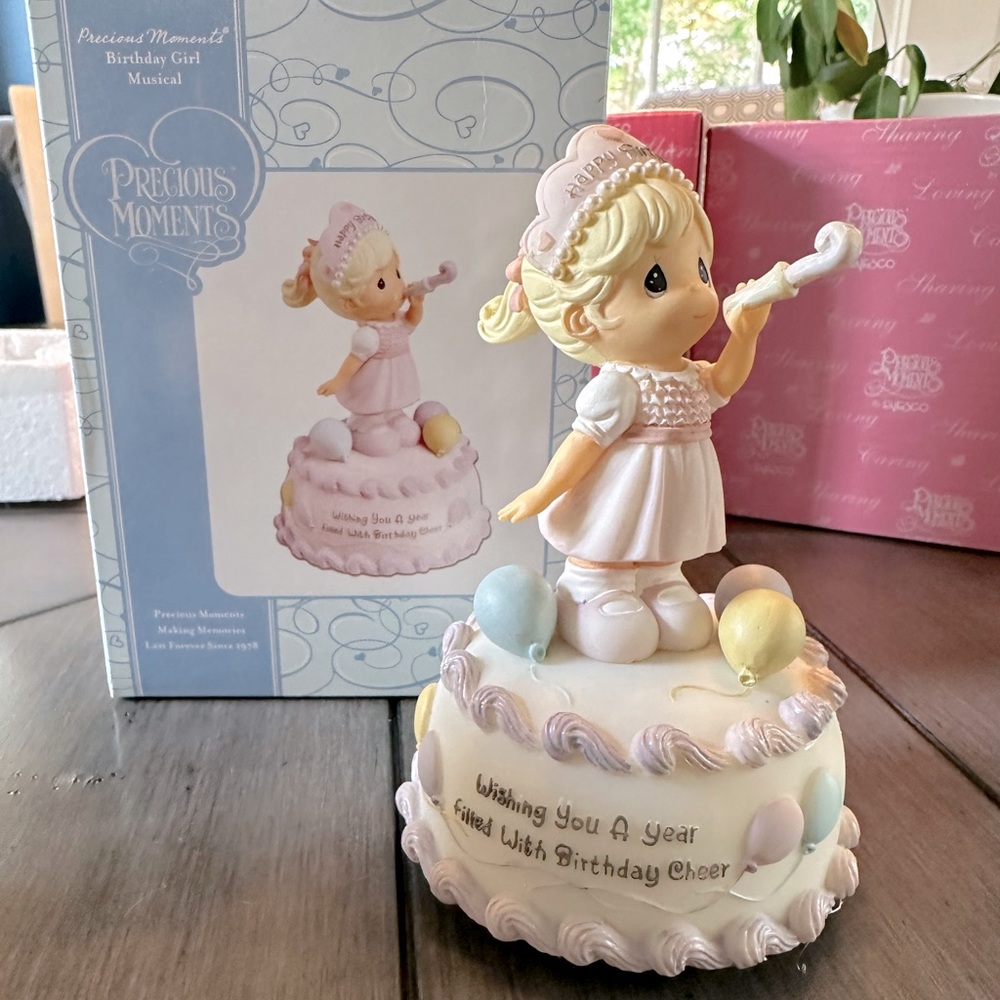 Precious Moments - 741007 - Rare - music box that plays Happy Birthday